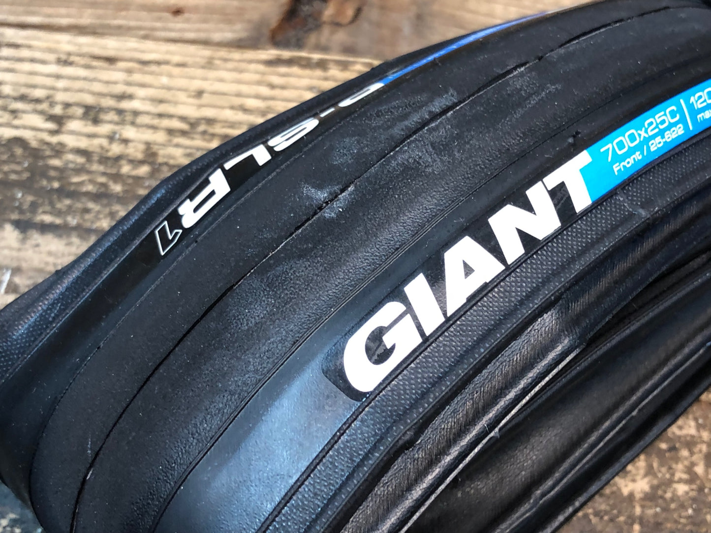IW076 ジャイアント GIANT P-SLR1 TIRE REAR 700x25C タイヤ