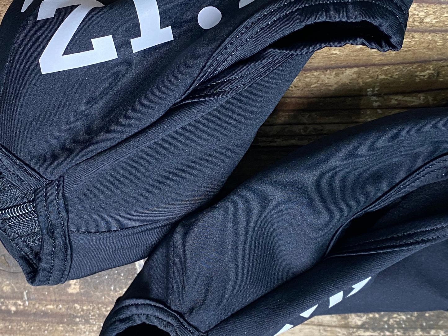 IV957 フィジーク fizik シューズカバー 黒 S 裏起毛