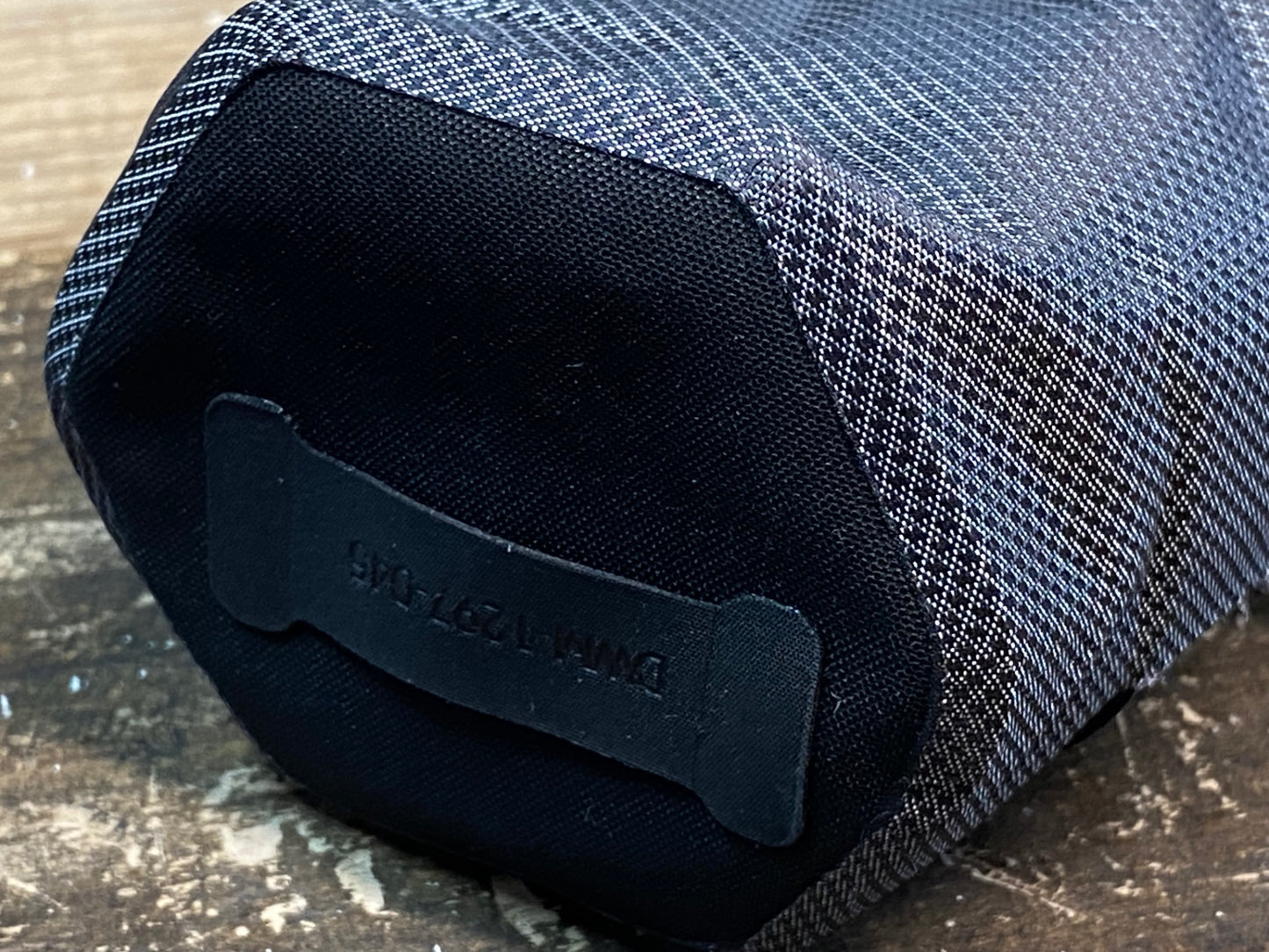 IN889 アピデュラ APIDURA backcountry downtube pack ダウンチューブバッグ グレー