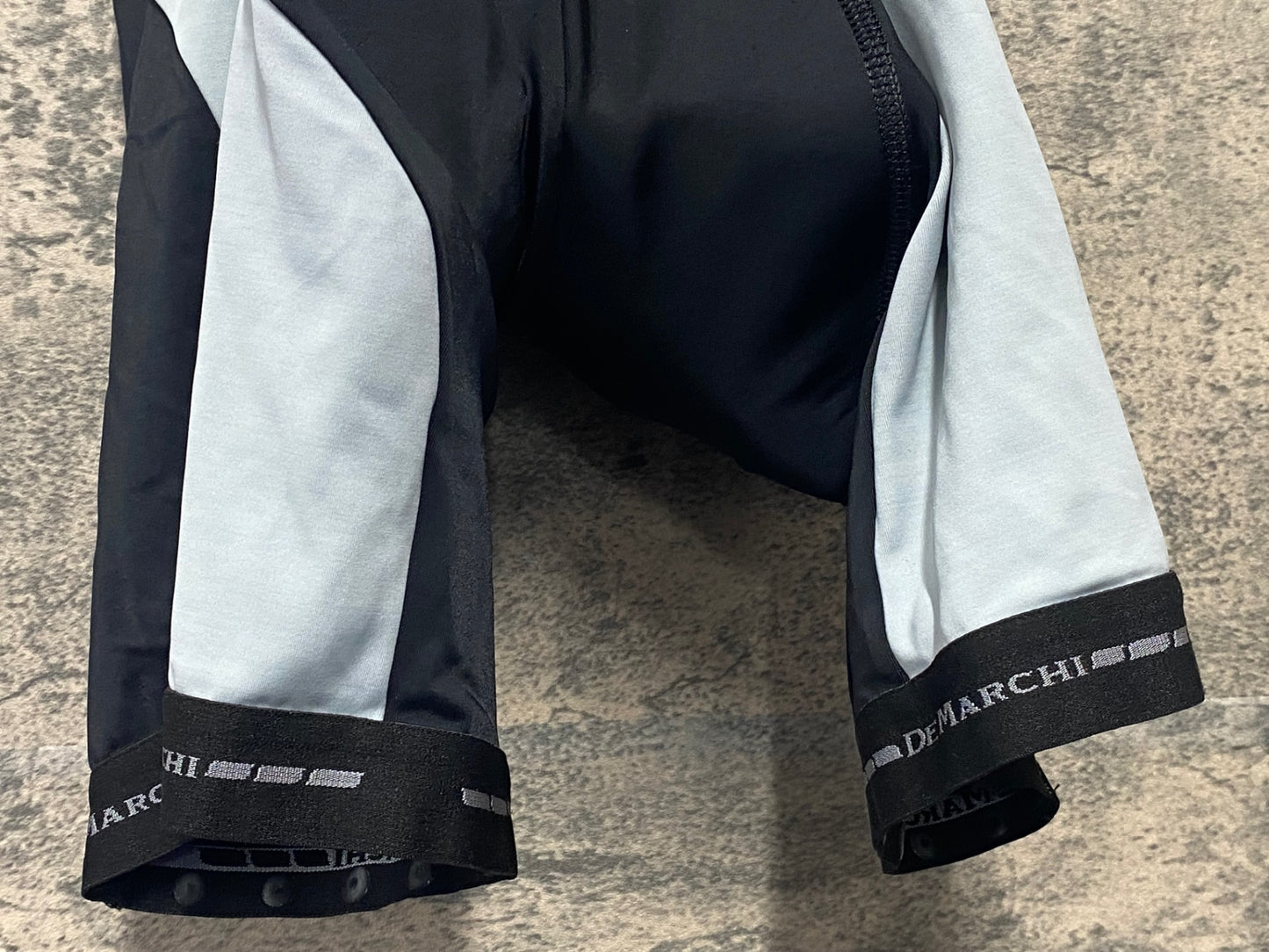 IY490 デマルキ DE MARCHI ビブショーツ 黒 Mサイズ
