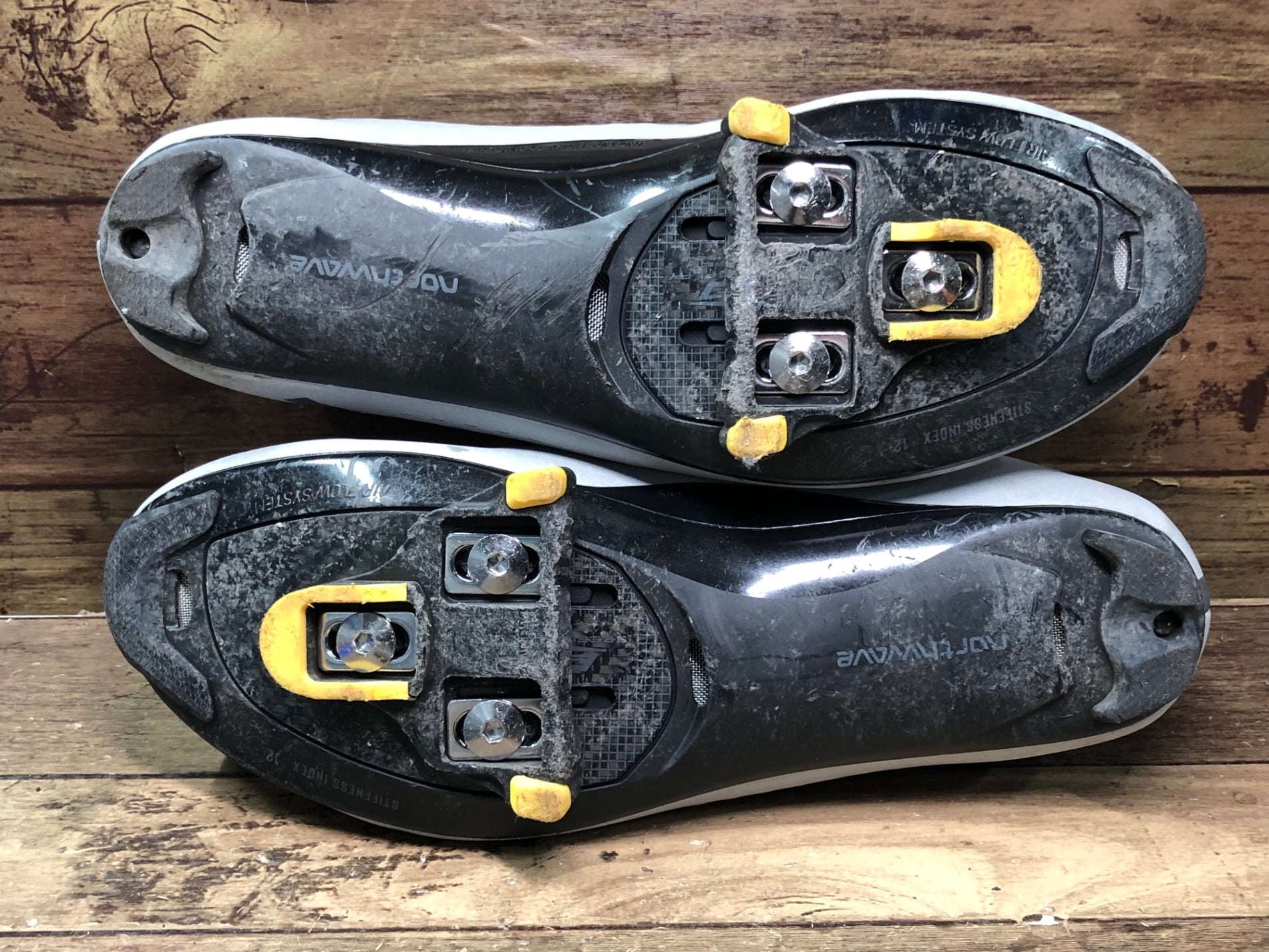 IK845 ノースウェーブ NORTHWAVE レボリューション REVOLUTION 3 ビンディングシューズ SPD-SL EU42 グレー 楽天市場】ノースウェーブ REVOLUTION3（レボリューション3）SPD