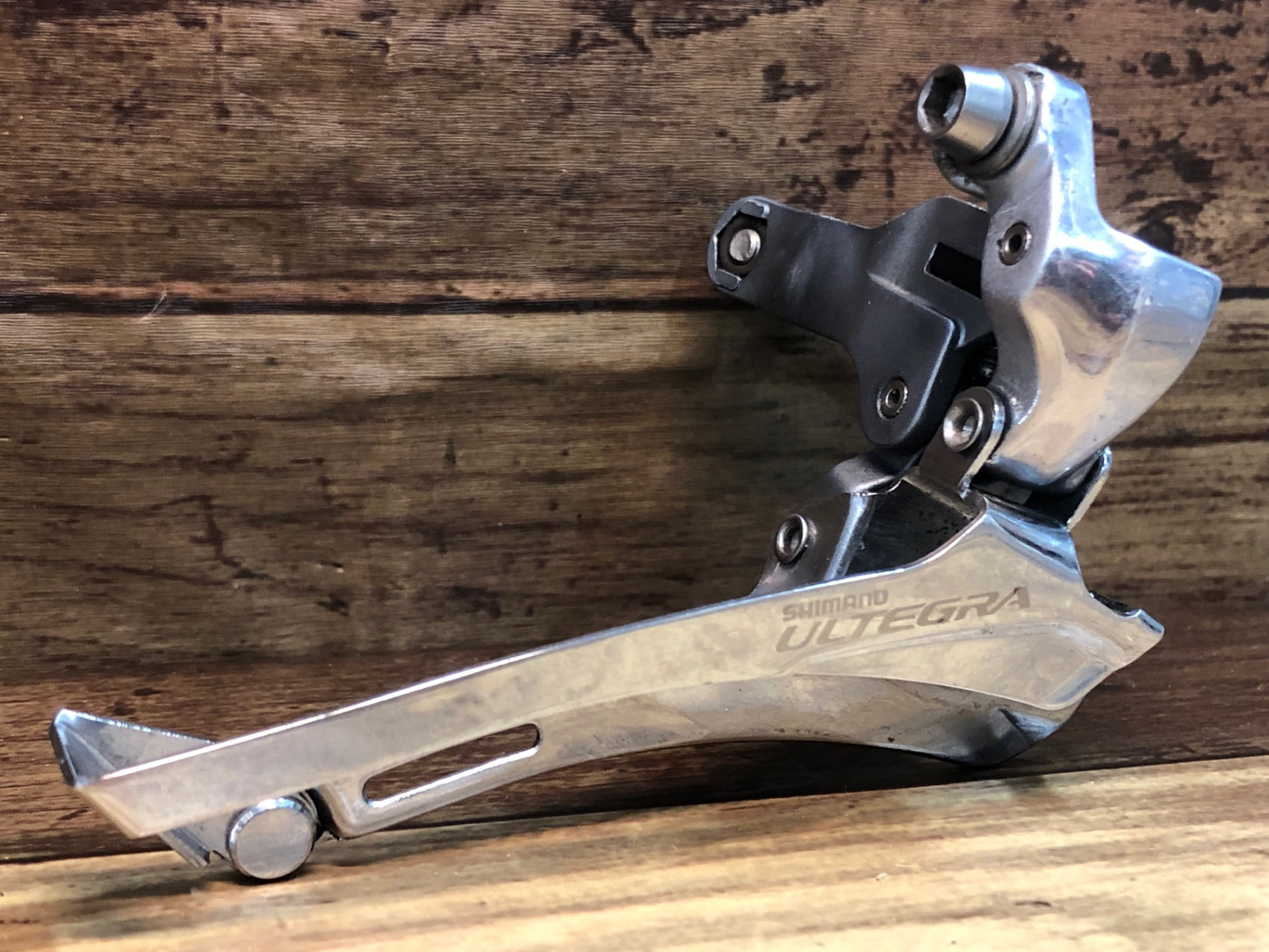 IM379 シマノ SHIMANO アルテグラ ULTEGRA  FD-6700 フロントディレイラー バンド式Φ31.8