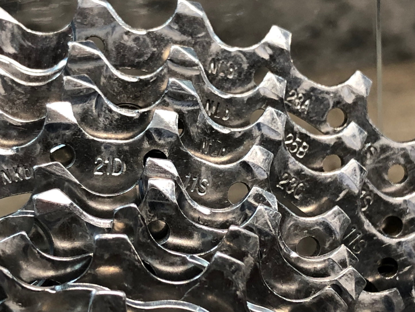 IL069 シマノ SHIMANO 105 CS-5800 スプロケット 11-28T 11s