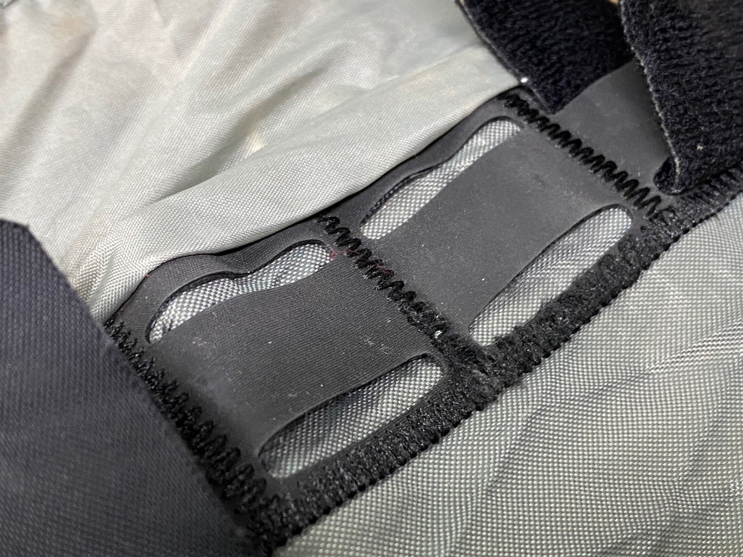 IO217 アピデュラ APIDURA ステムバッグ ゴム伸び ほつれ