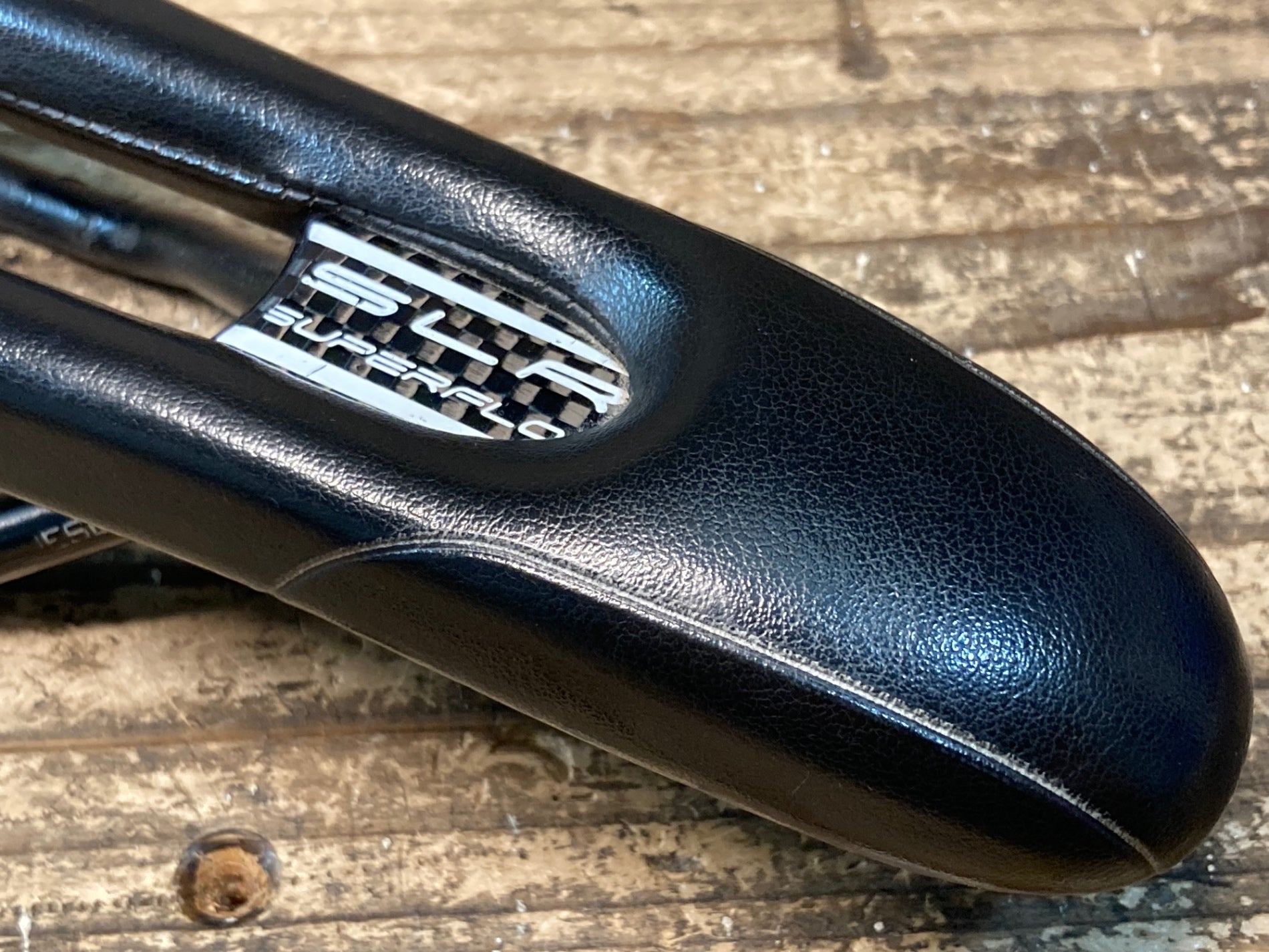IY529 セライタリア selle italia SLR SUPERFLOW サドル 黒