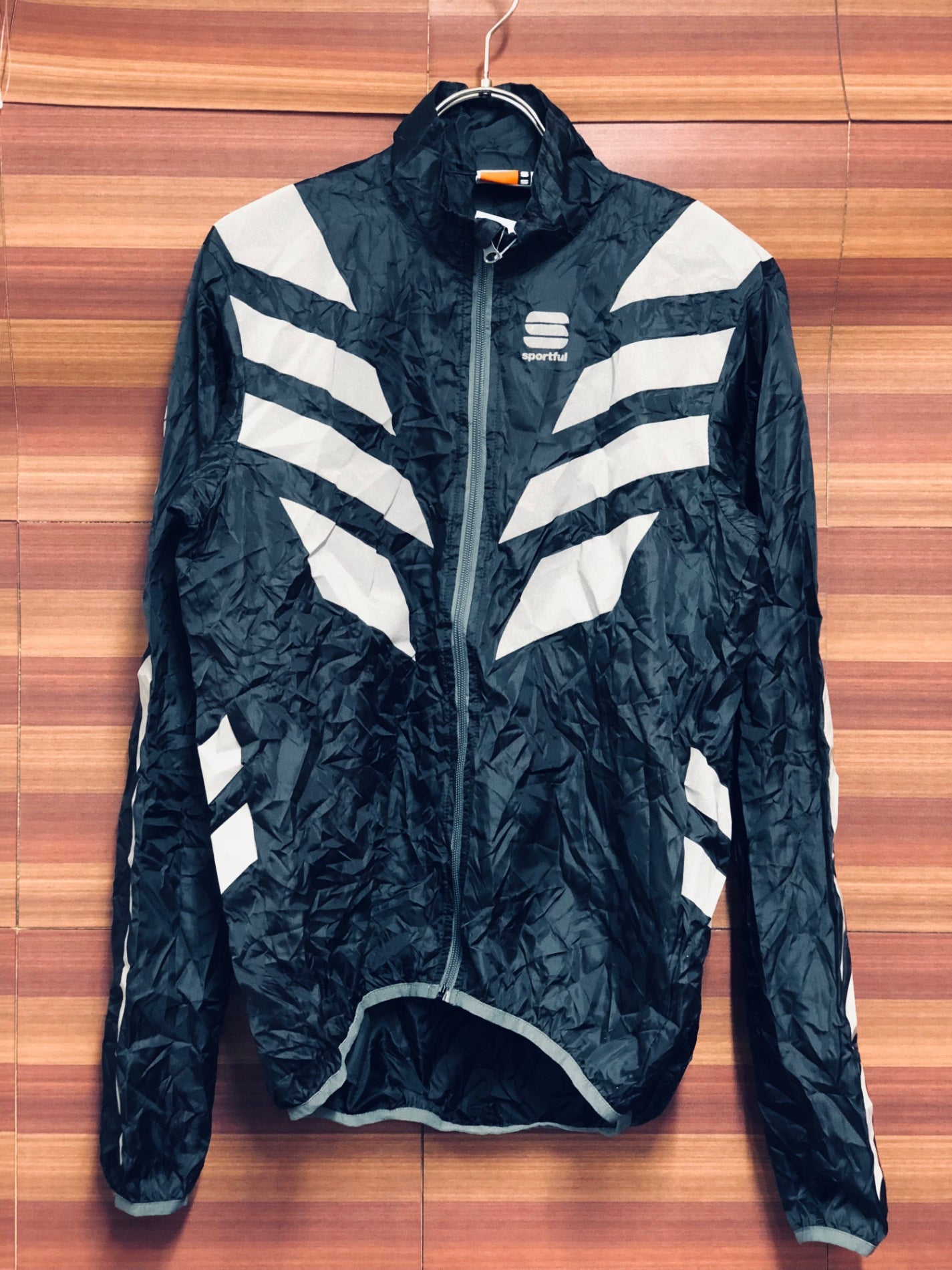 IU252 スポーツフル sportful 長袖 ウィンドブレーカー 黒 S