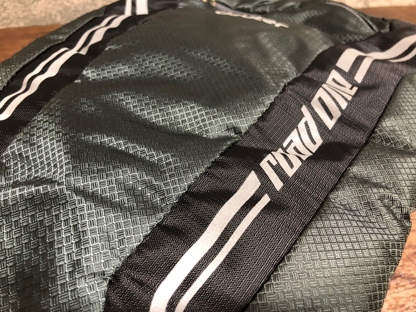 IY223 ドイター deuter road one リュック バックパック グレー 黒