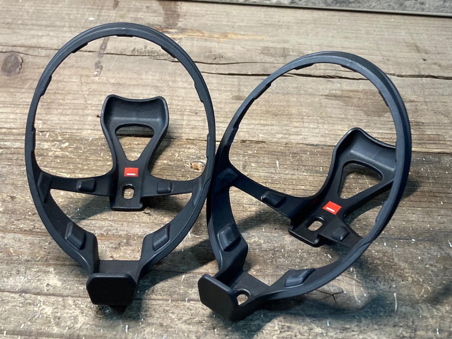 IQ924 エリート ELITE LEGGERO CARBON ボトルケージ 2個セット