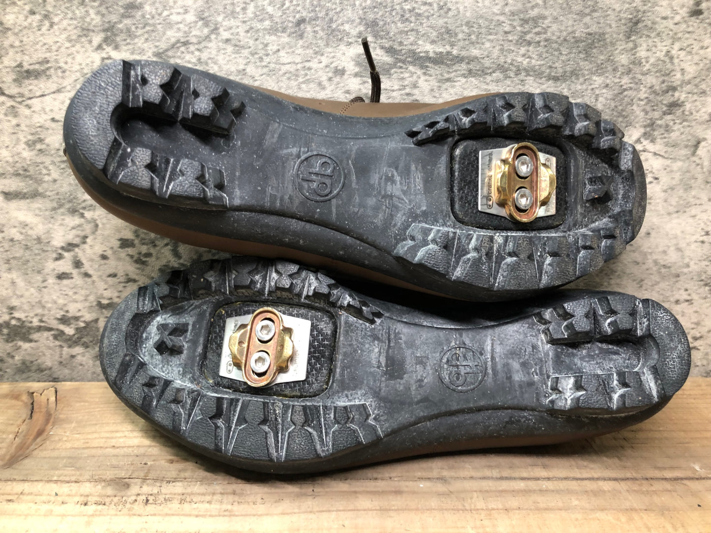 IR100 クオックファム QUOC PHAM フィクスド FIXED ブラウン サイクリングシューズ 茶 EU42