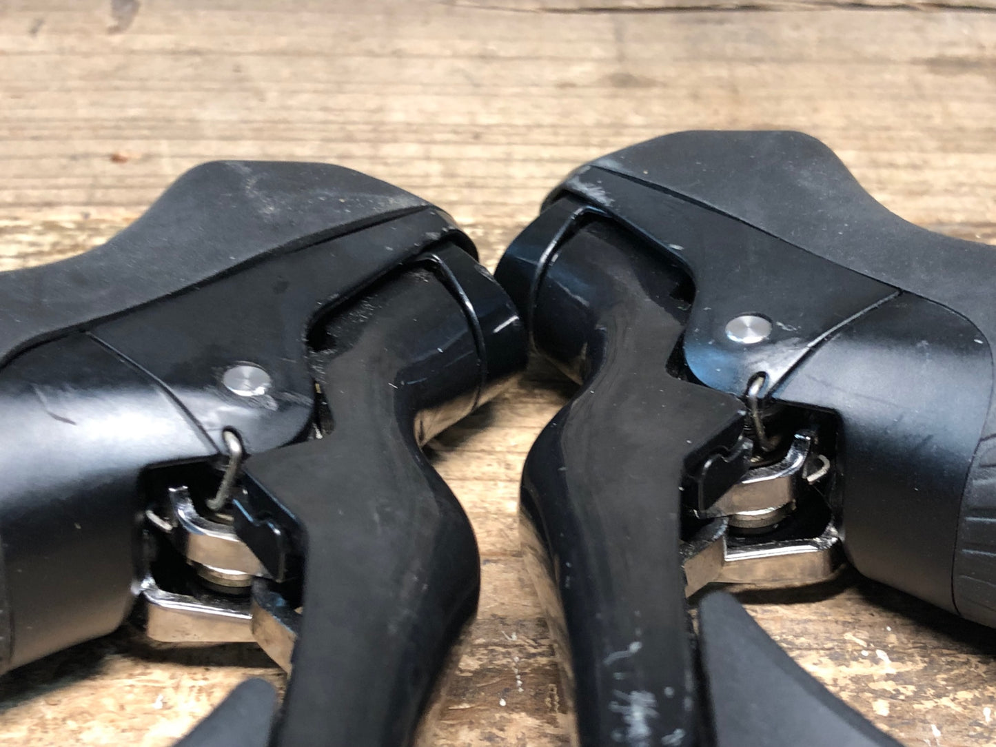 IX967 シマノ SHIMANO 105 ST-R7000 STIレバー 左右セット 2×11S ※傷あり、ブラケットに破れ