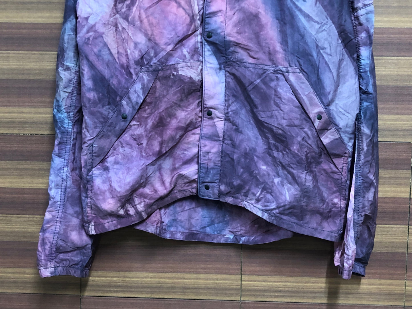 IJ597 ラファ Rapha OUTSKIRTS TIE DYE JACKET 長袖 サイクルジャケット バーガンディ 総柄 M