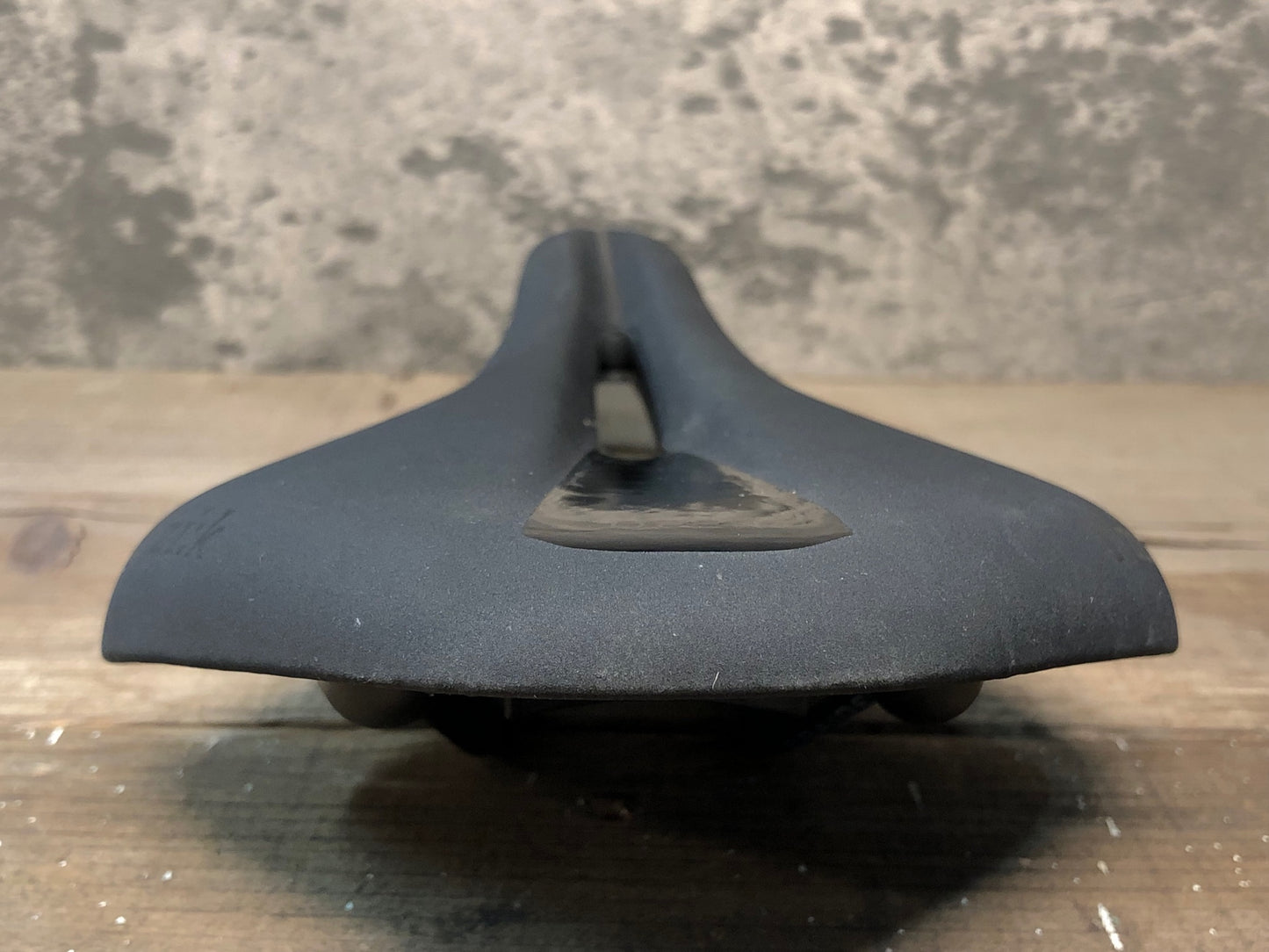 IN480 フィジーク fizik アンタレス ANTARES R1 OPEN CARBON BRAIDED サドル 140mm ※プレート欠品