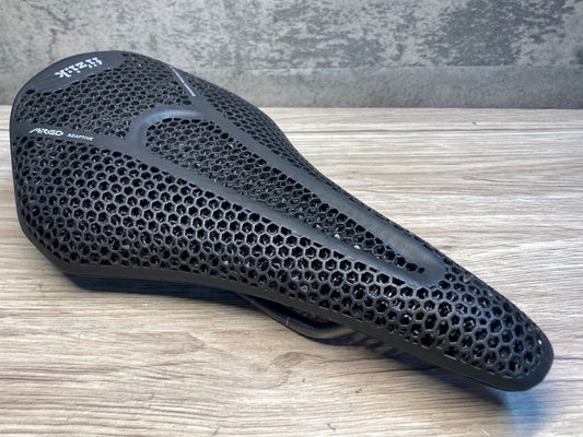 IX025 フィジーク Fizik Vento ARGO Adaptive R3 3D サドル 140mm