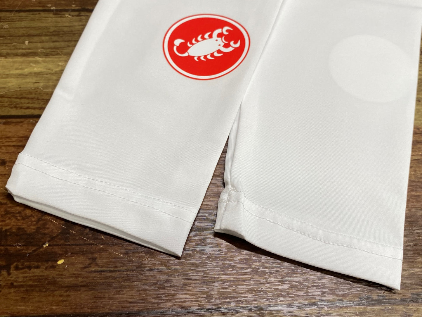 IV857 カステリ CASTELLI UPF 50+ ARM SKINS アームカバー 白 M