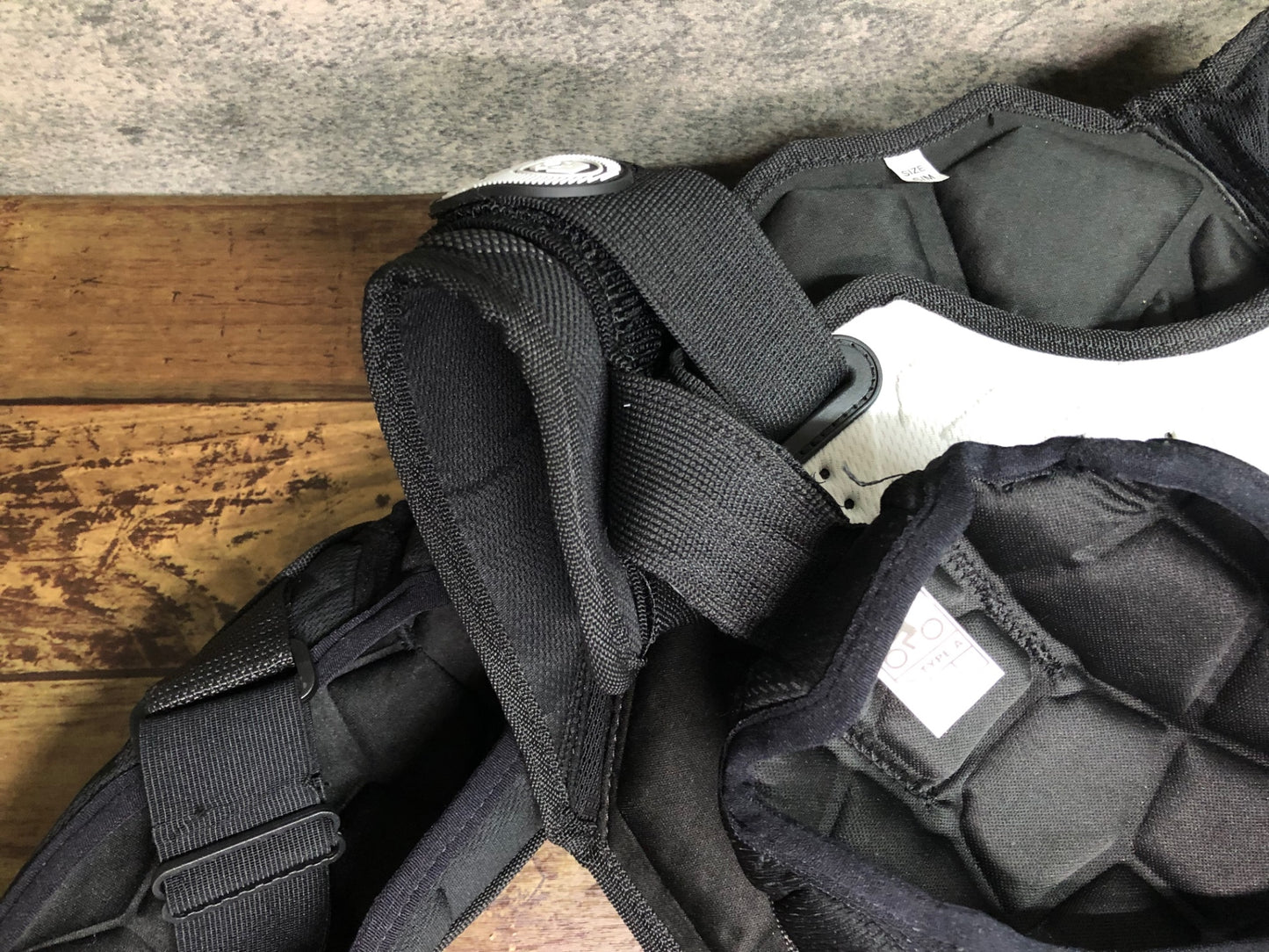 HR467 アトラス ATLAS ガーディアンボディプロテクター 白 S/Mサイズ (胸囲84-104cm)