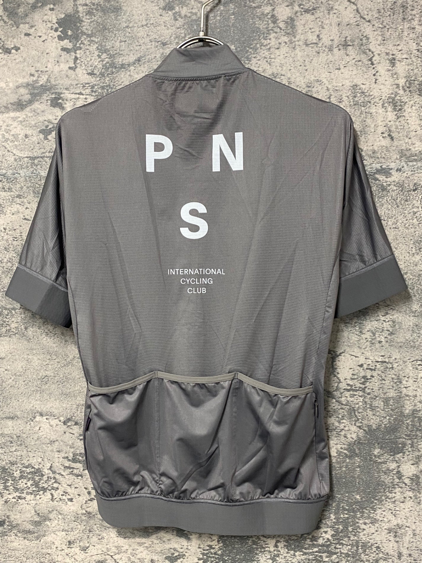 JC401 パスノーマルスタジオ Pas Normal Studios | Men's Mechanism Jersey 半袖 サイクルジャージ ミディアムグレー L