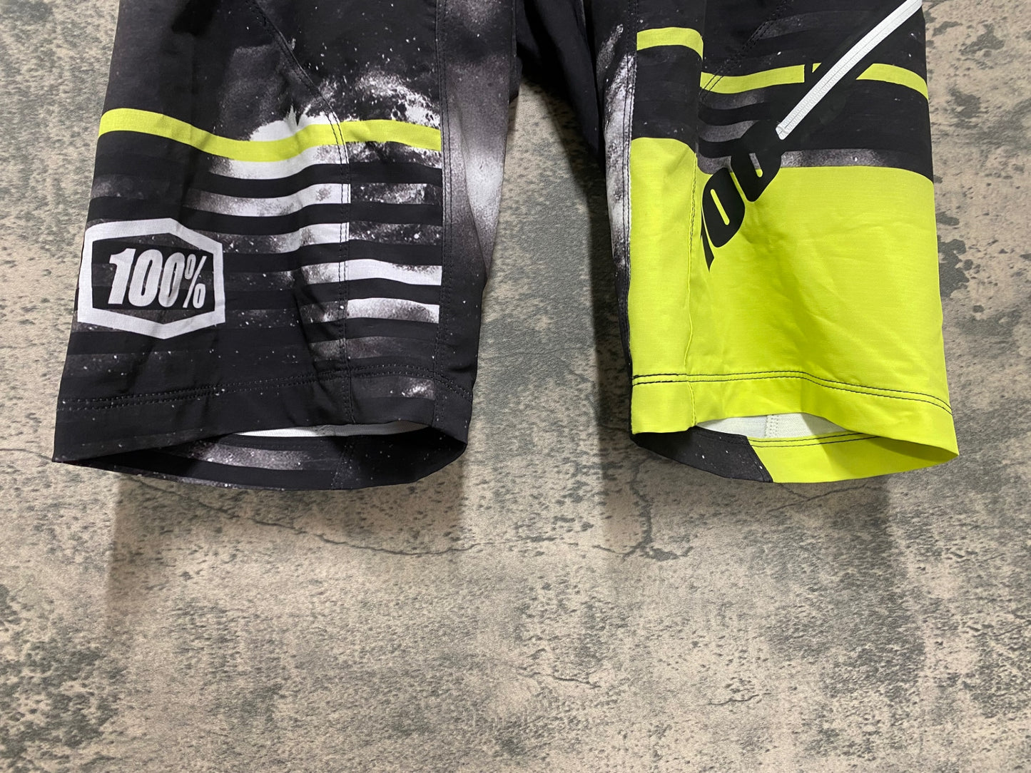 IM318 100％ サイクルパンツ ハーフ 黒 黄 W28