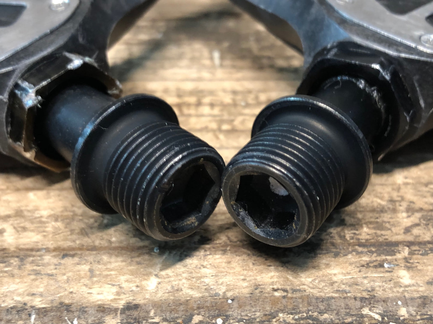 IU152 シマノ SHIMANO 105 PD-5800 ビンディングペダル SPD-SL