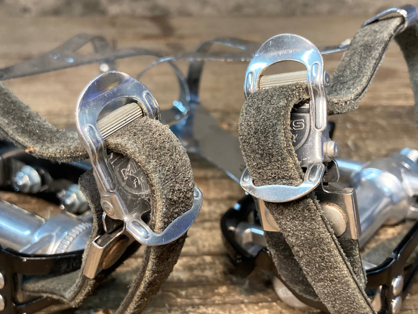 IU854 MKS SYLVAN フラットペダル トゥークリップ＆ストラップ付き