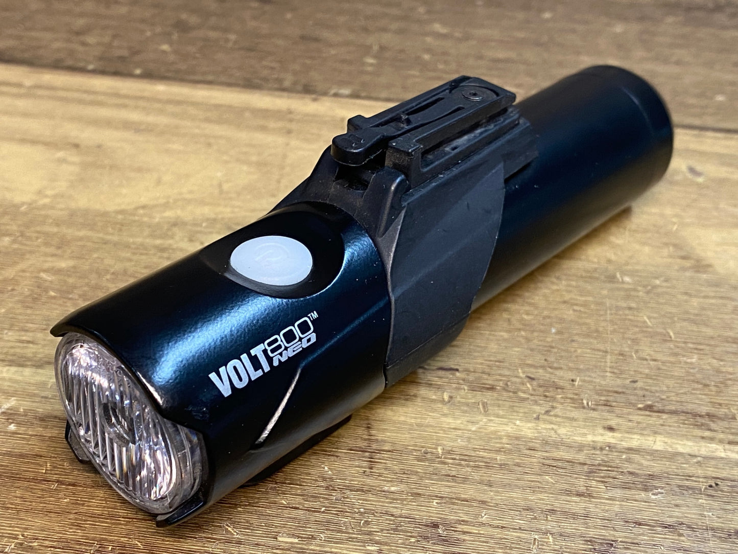 IV423 キャットアイ CATEYE ボルト VOLT800NEO フロントライト ※点灯確認済