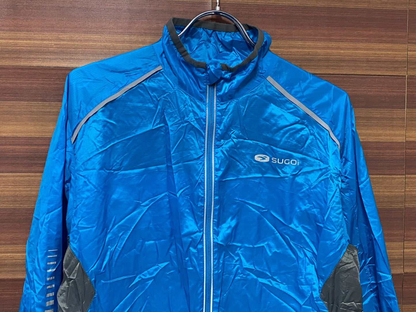 IS419 スゴイ SUGOI ウインドブレーカー M 青