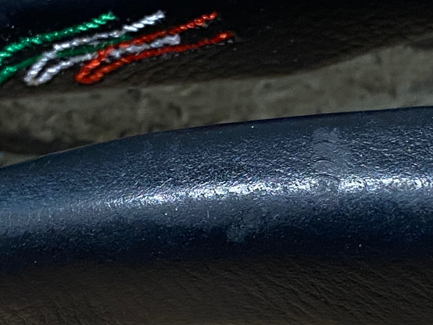 IZ945 SELLE SMP フォーマ FORMA サドル ステンレスレール 黒 表皮傷