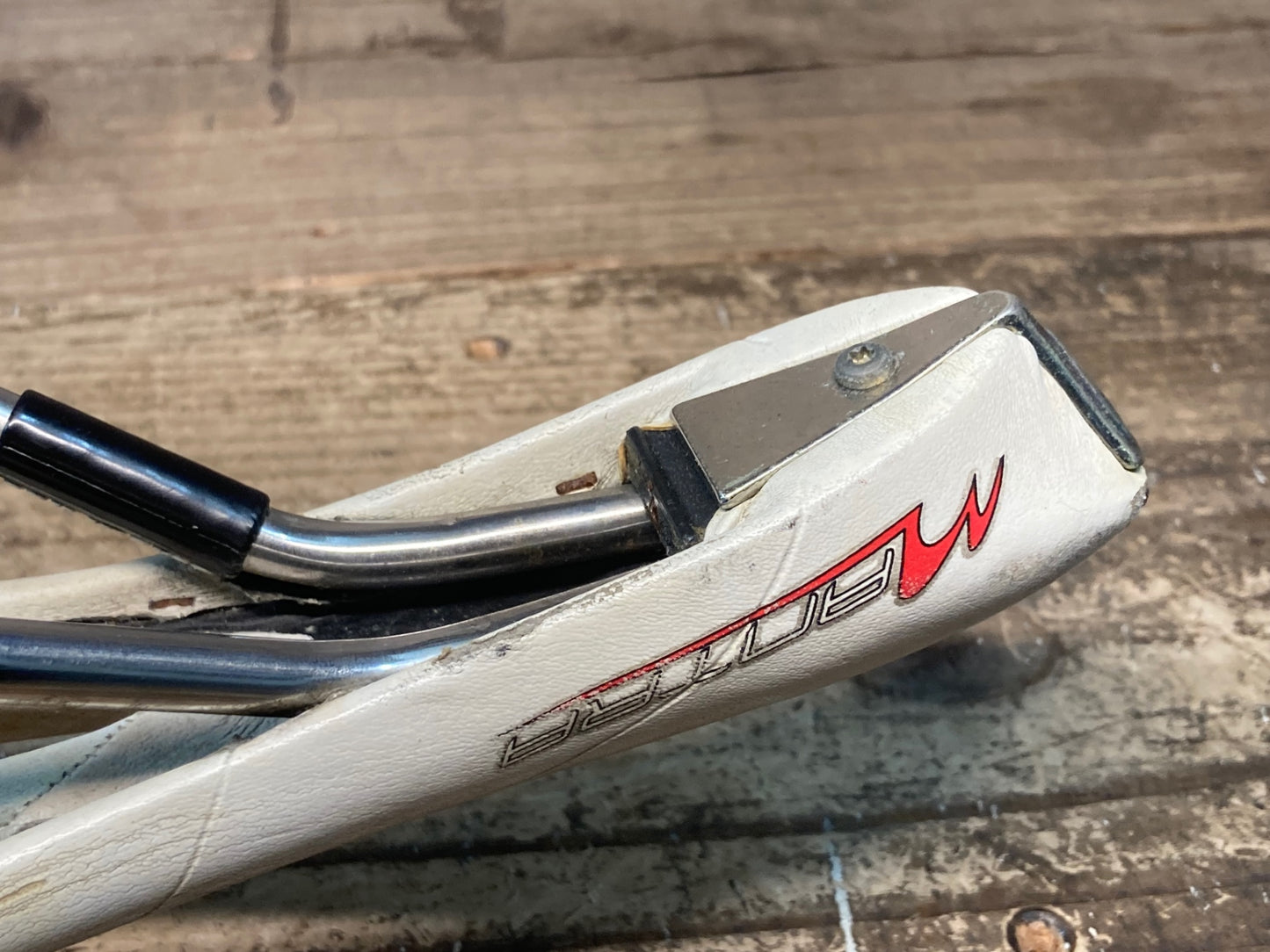 IX973 サンマルコ san marco マントラ MANTRA サドル XSILITEレール 白