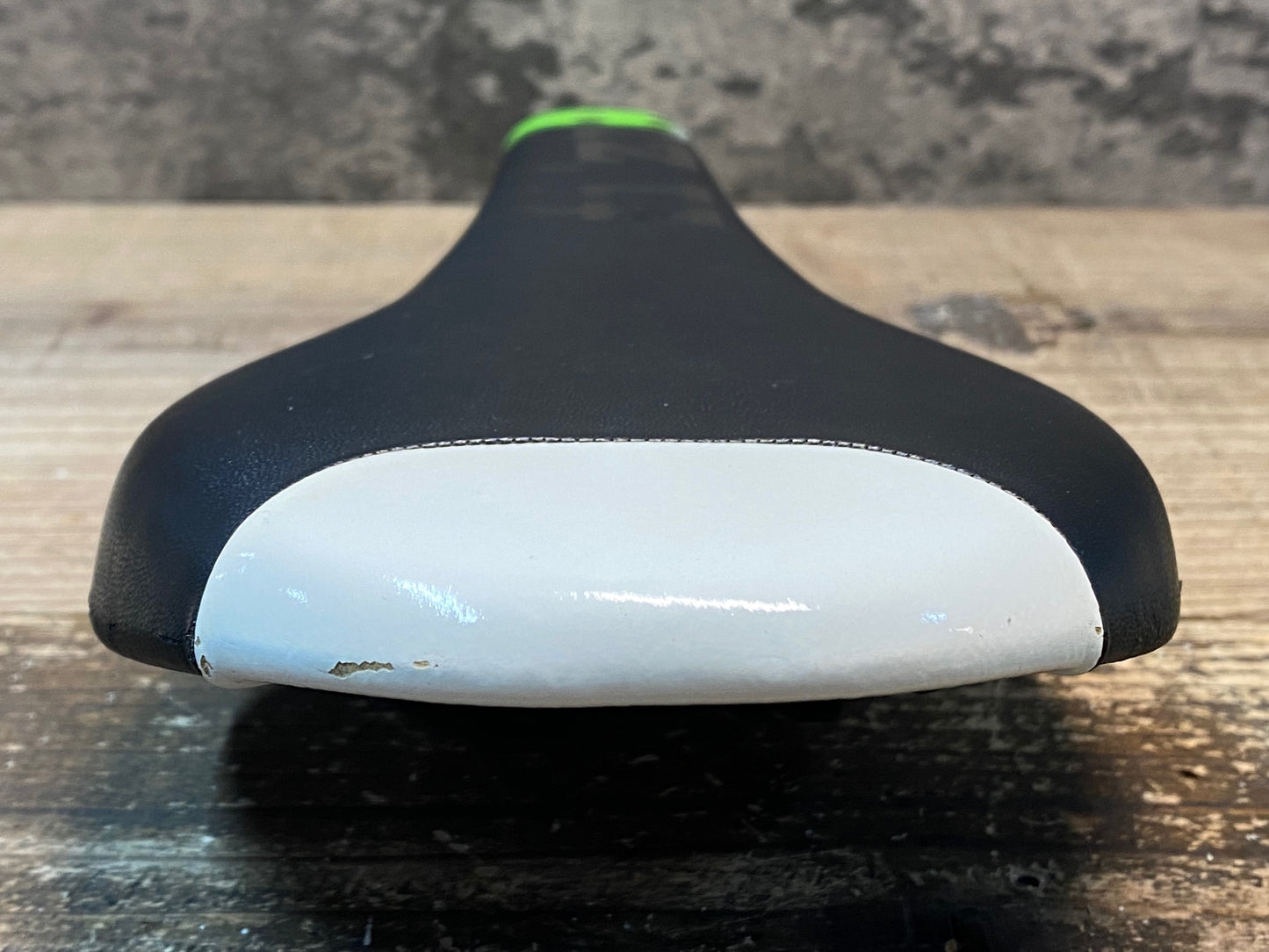 IO986 フィジーク FIZIK ツンドラ TUNDRA2 サドル KIUMレール 黒 緑 実測125mm