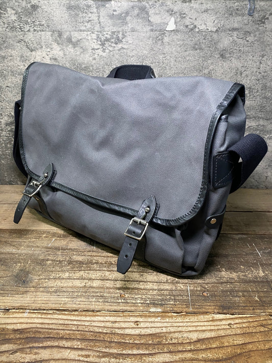 IQ815 ブロンプトン BROMPTON CHAPMAN GAME BAG M 12L スモークグレイ