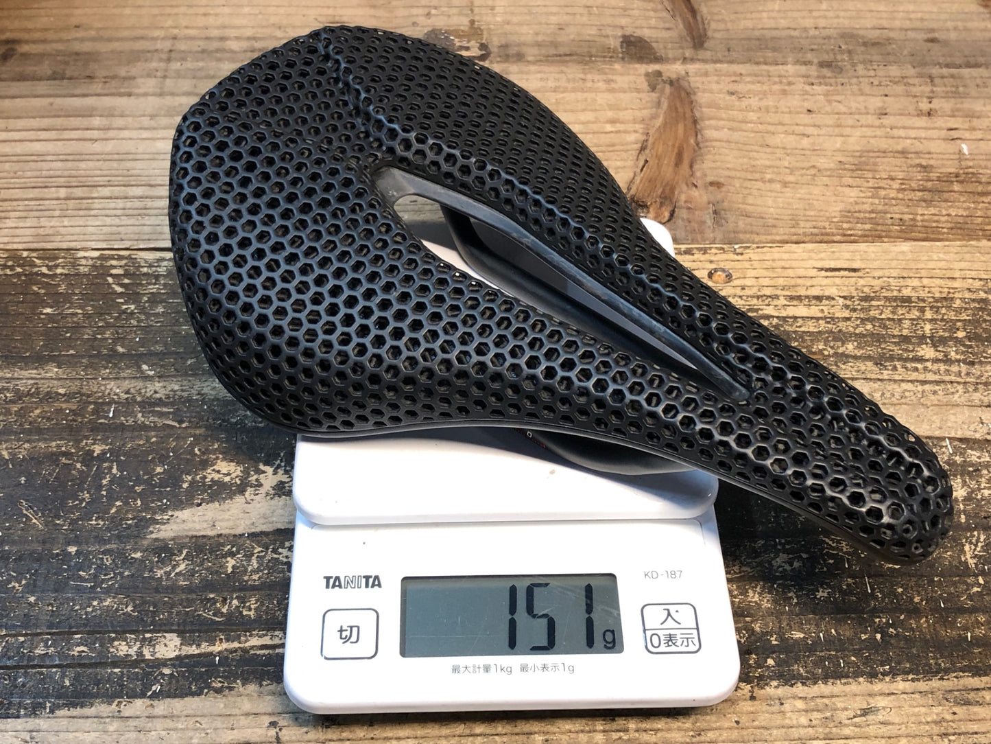 JC139 TNI ライトフライ LiteFly 3D サドル 黒 カーボンレール