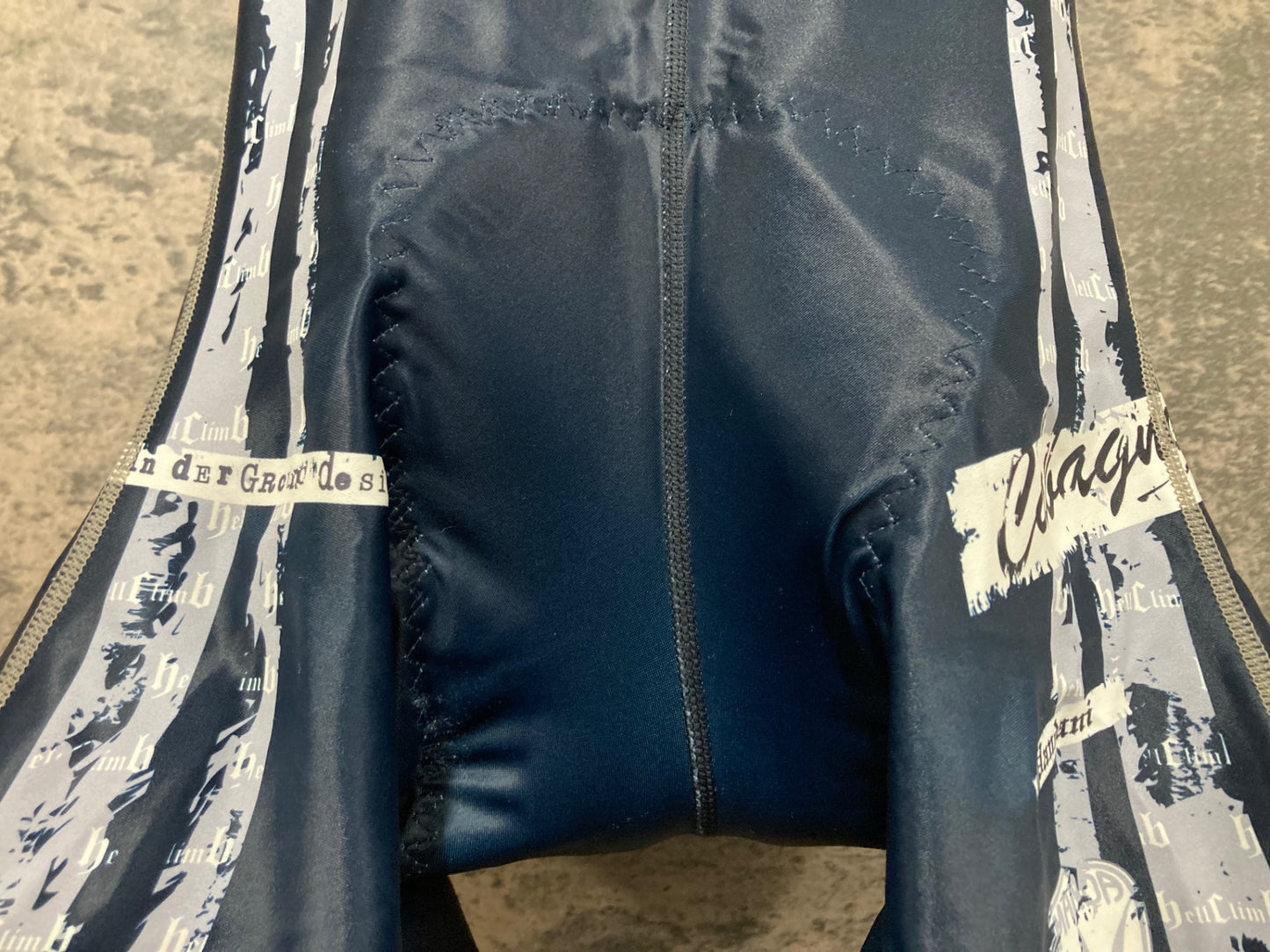 IY623 パンダーニ Pandani ビブショーツ 黒 白 L