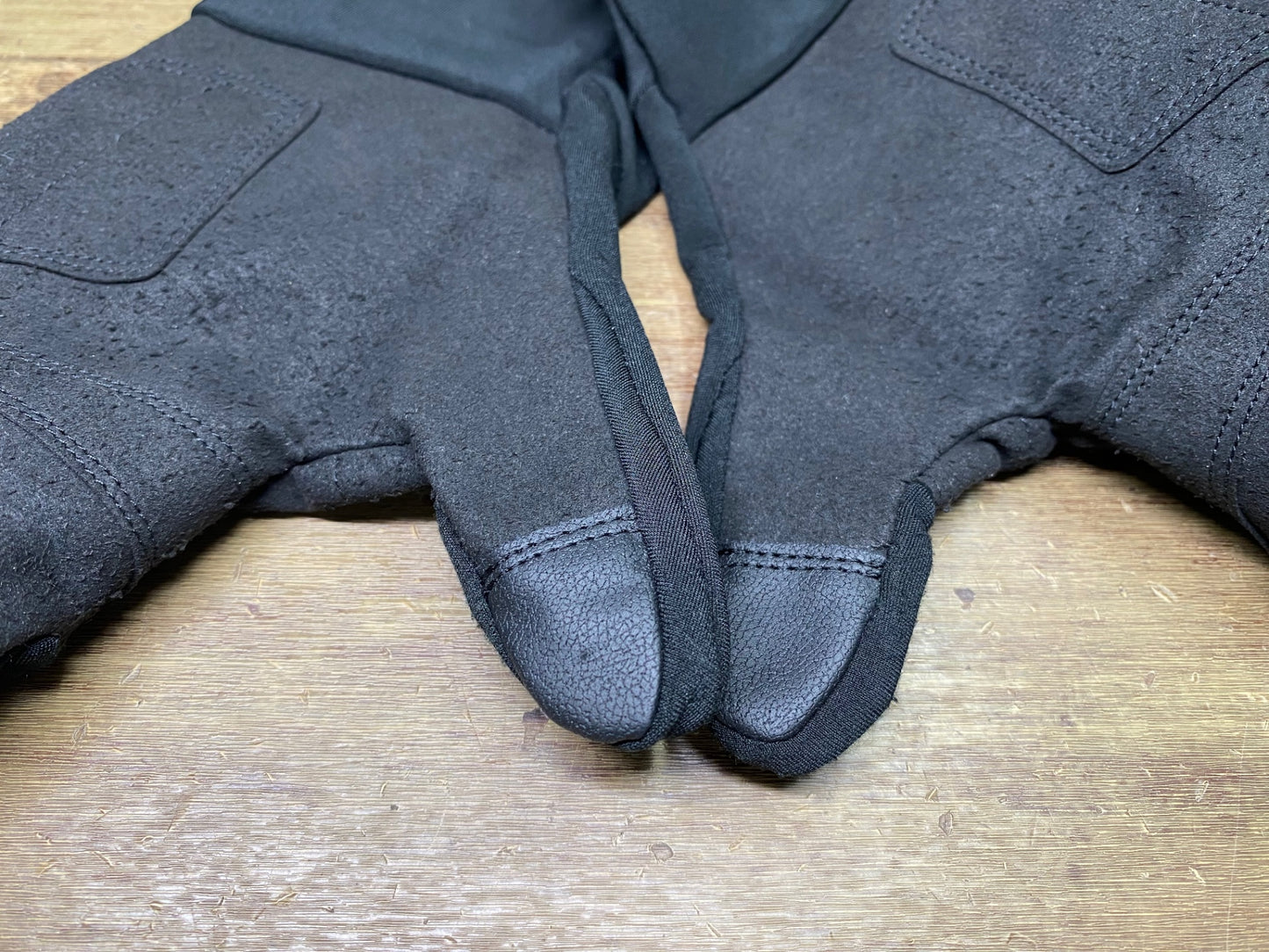 IZ046 ルコックスポルティフ le coq sportif 長指 グローブ 黒 S