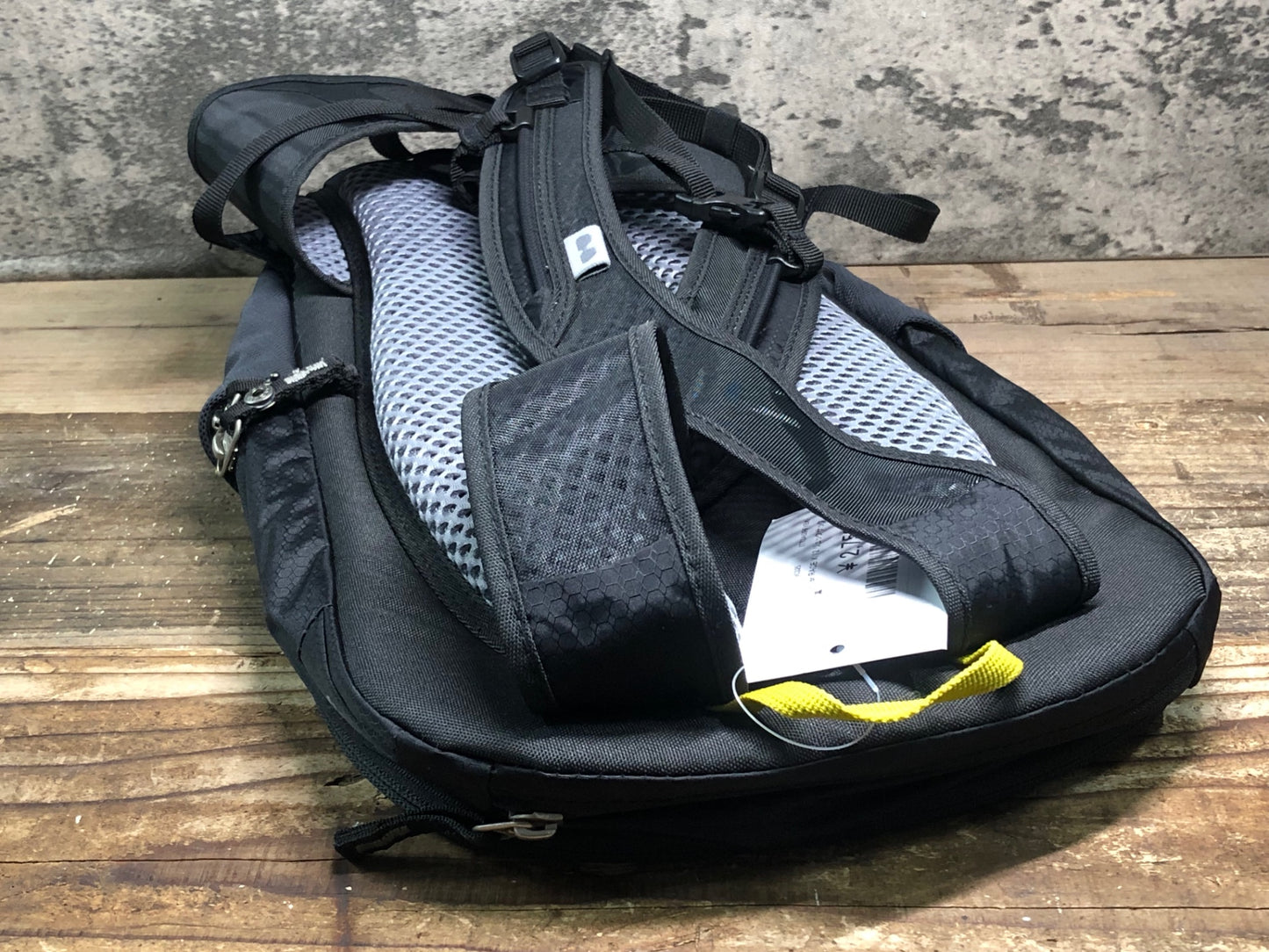IV547 ドイター deuter RACE X 12 リュックサック バックパック 黒