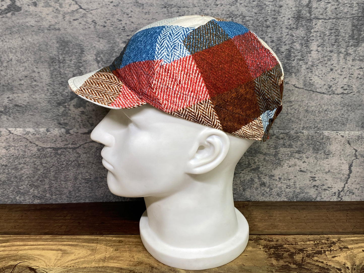 IN885 サイクロン cyclone サイクルキャップ ベージュ 赤 茶 総柄