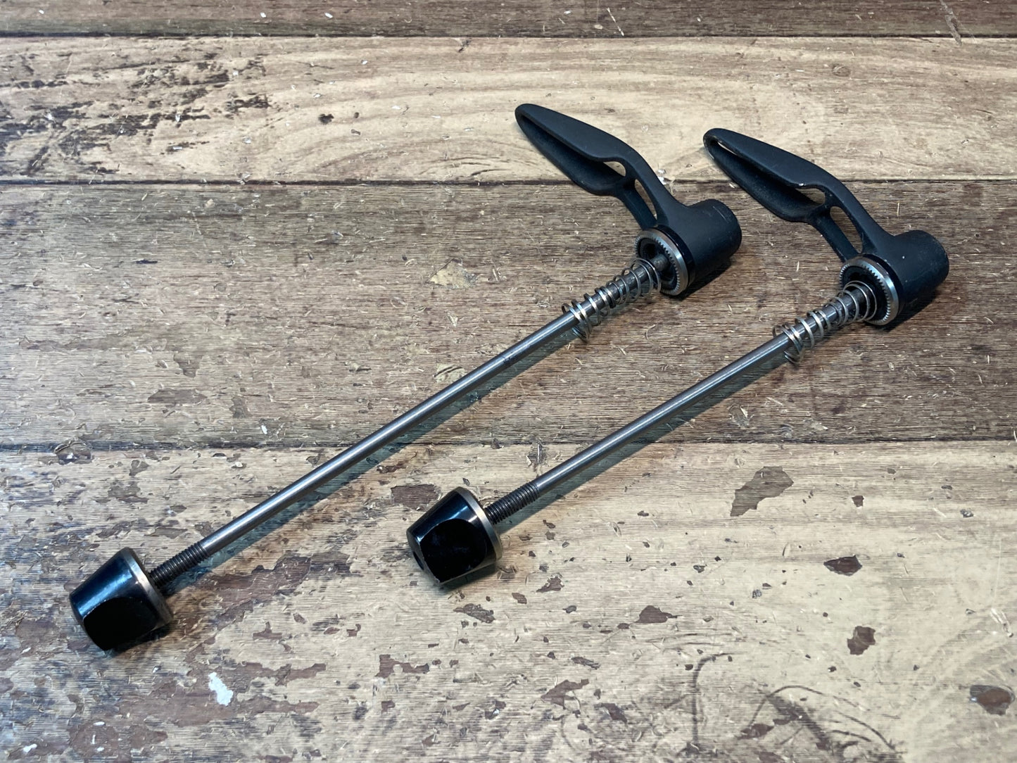 IN060 DT SWISS RWS スキュワー クイックリリース 100mm/130mm ロード用 チタンシャフト 前後セット