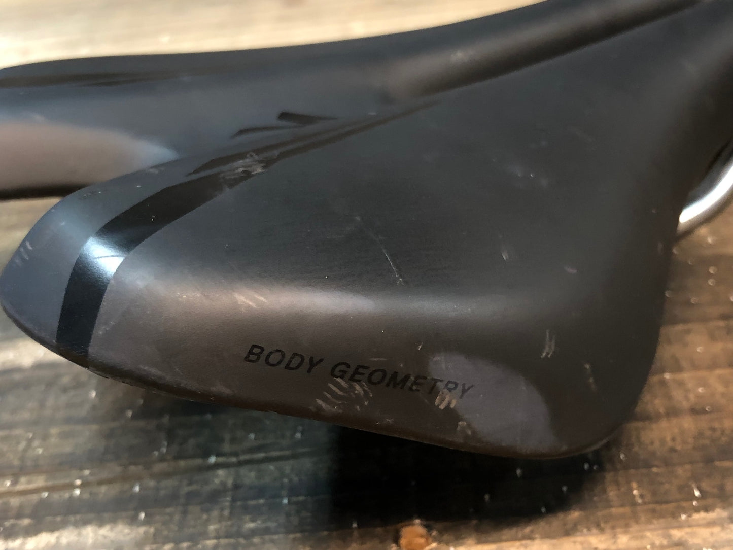 IP417 スペシャライズド SPECIALIZED Power Expert サドル 黒 143mm Hollow Tiレール