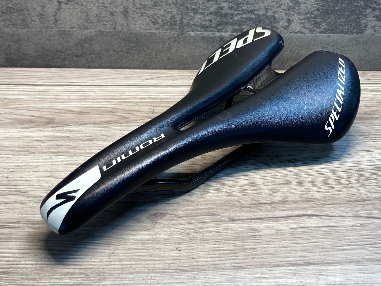 JB563 スペシャライズド SPECIALIZED ローミン ROMIN サドル 黒 155mm factCARBON