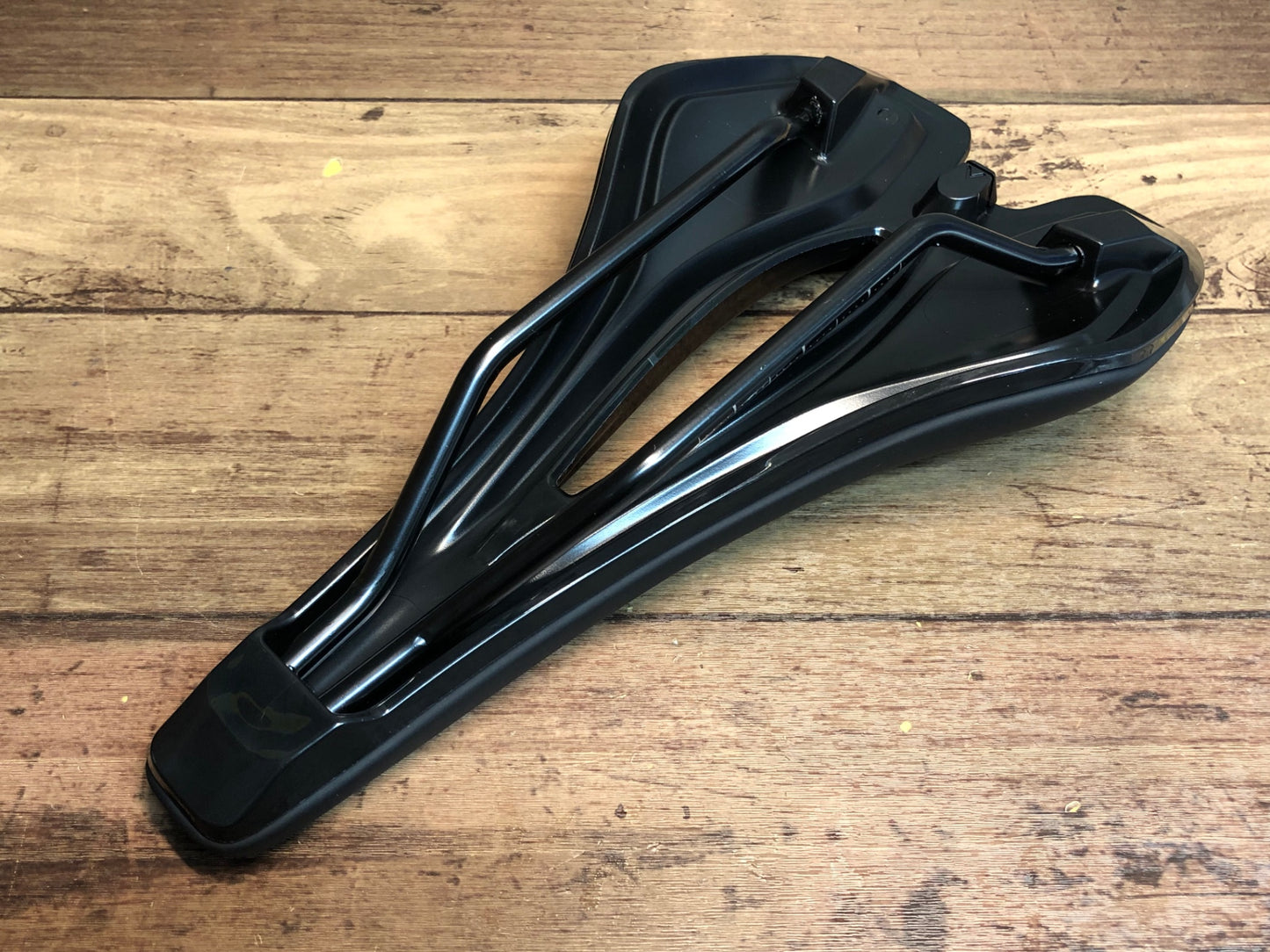 IQ960 ジャイアント GIANT APPROACH サドル 黒 スチールレール