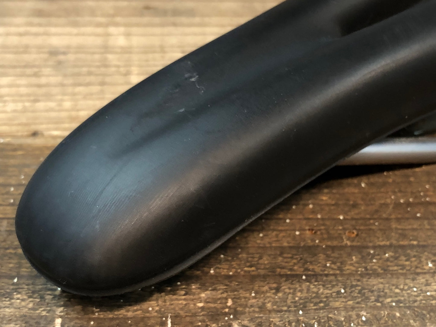 IP417 スペシャライズド SPECIALIZED Power Expert サドル 黒 143mm Hollow Tiレール