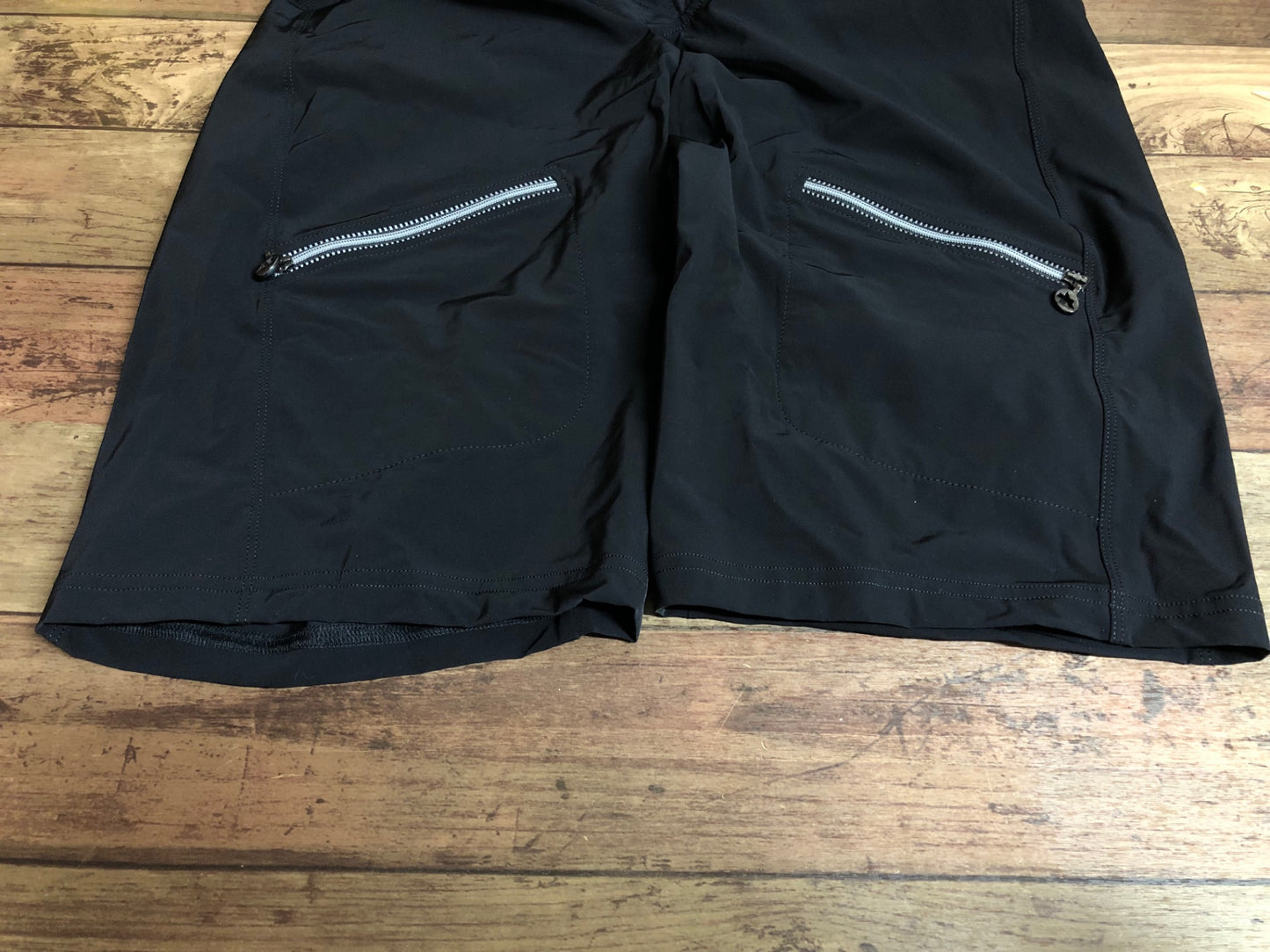 IL125 アソス assos GIGOLO SHORTS サイクルパンツ 黒 M