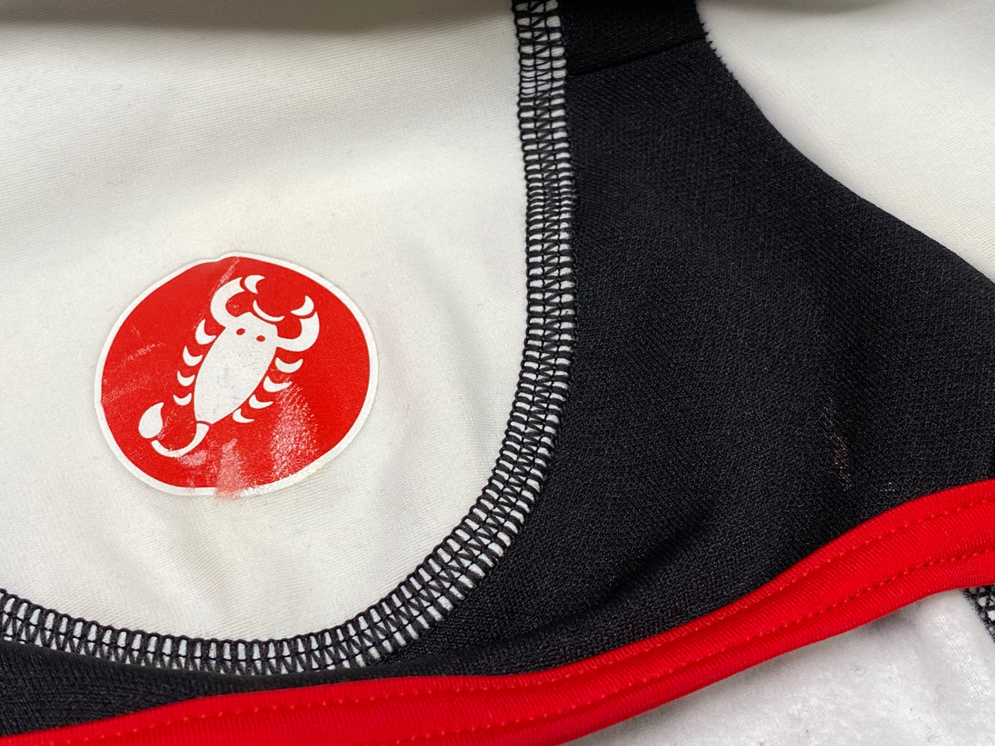 IY616 カステリ CASTELLI サイクルキャップ 白 黒 裏起毛