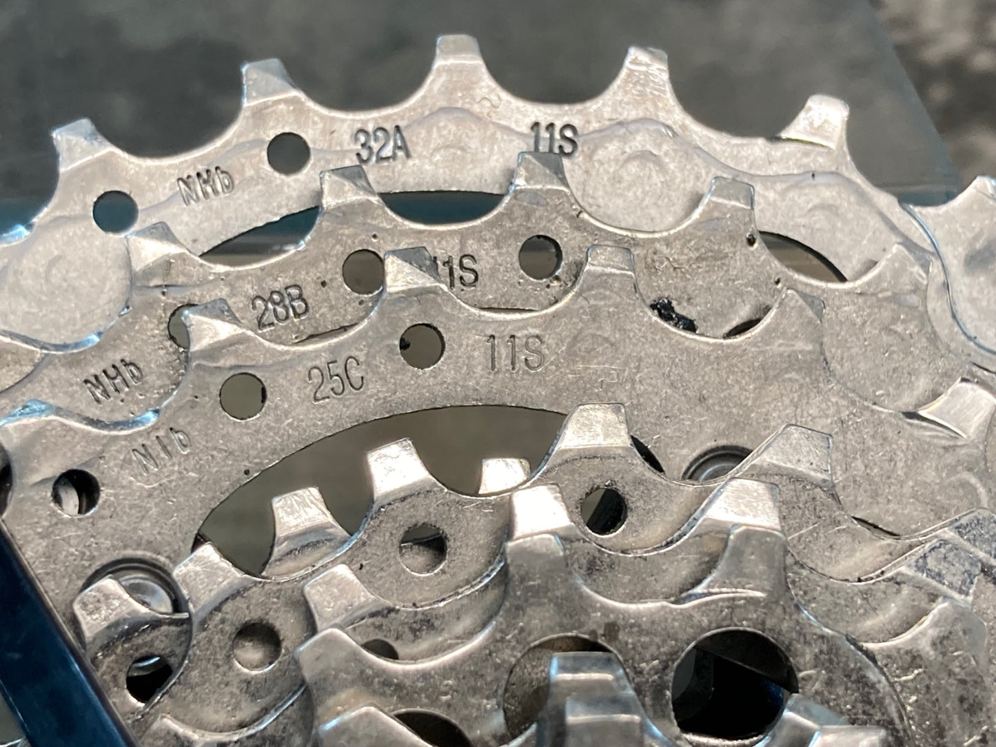 JB598 シマノ Shimano 105 CS-5800 スプロケット 11-32T 11s