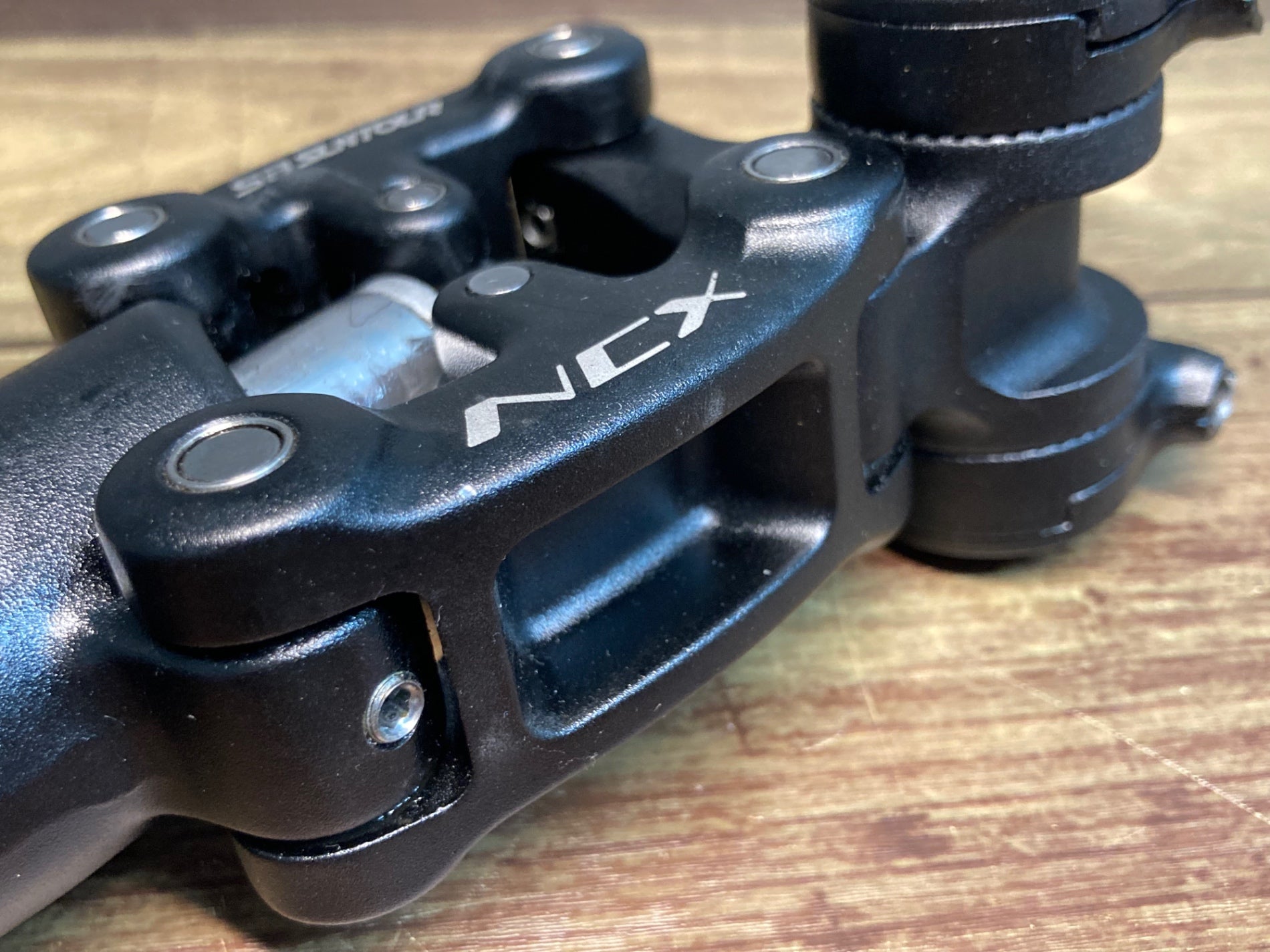 IX269 SR SUNTOUR NCX サスペンションシートポスト 黒 350mm Φ27