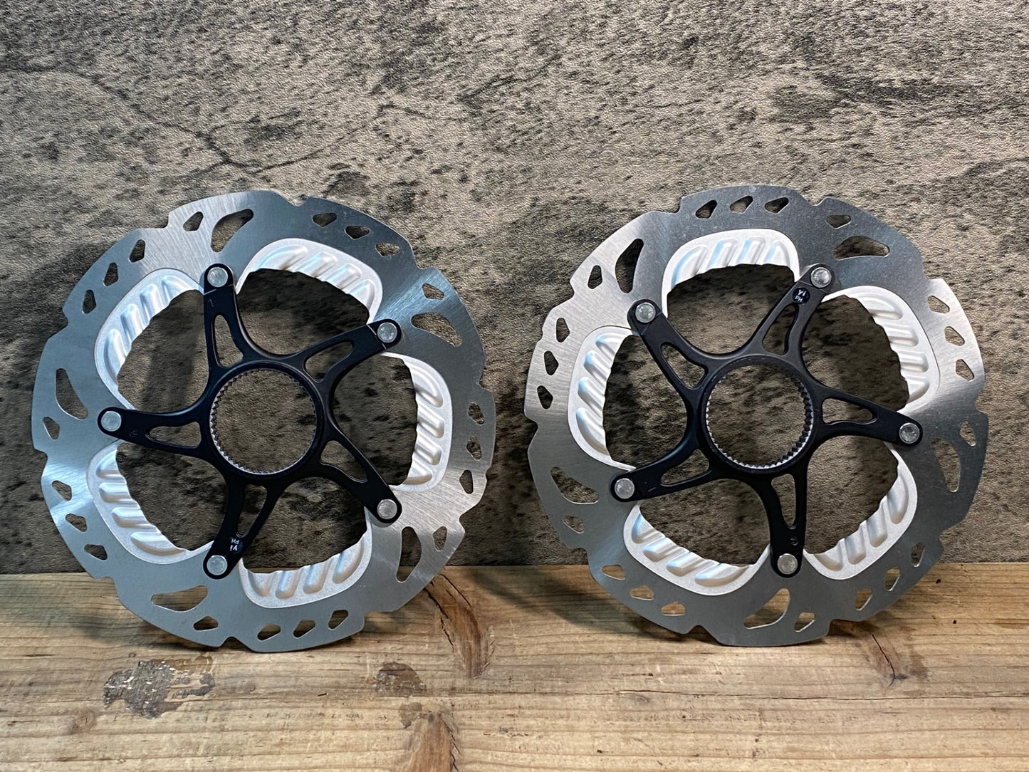 IX433 シマノ SHIMANO SM-RT99-S 160mm ディスクブレーキローター 2枚セット