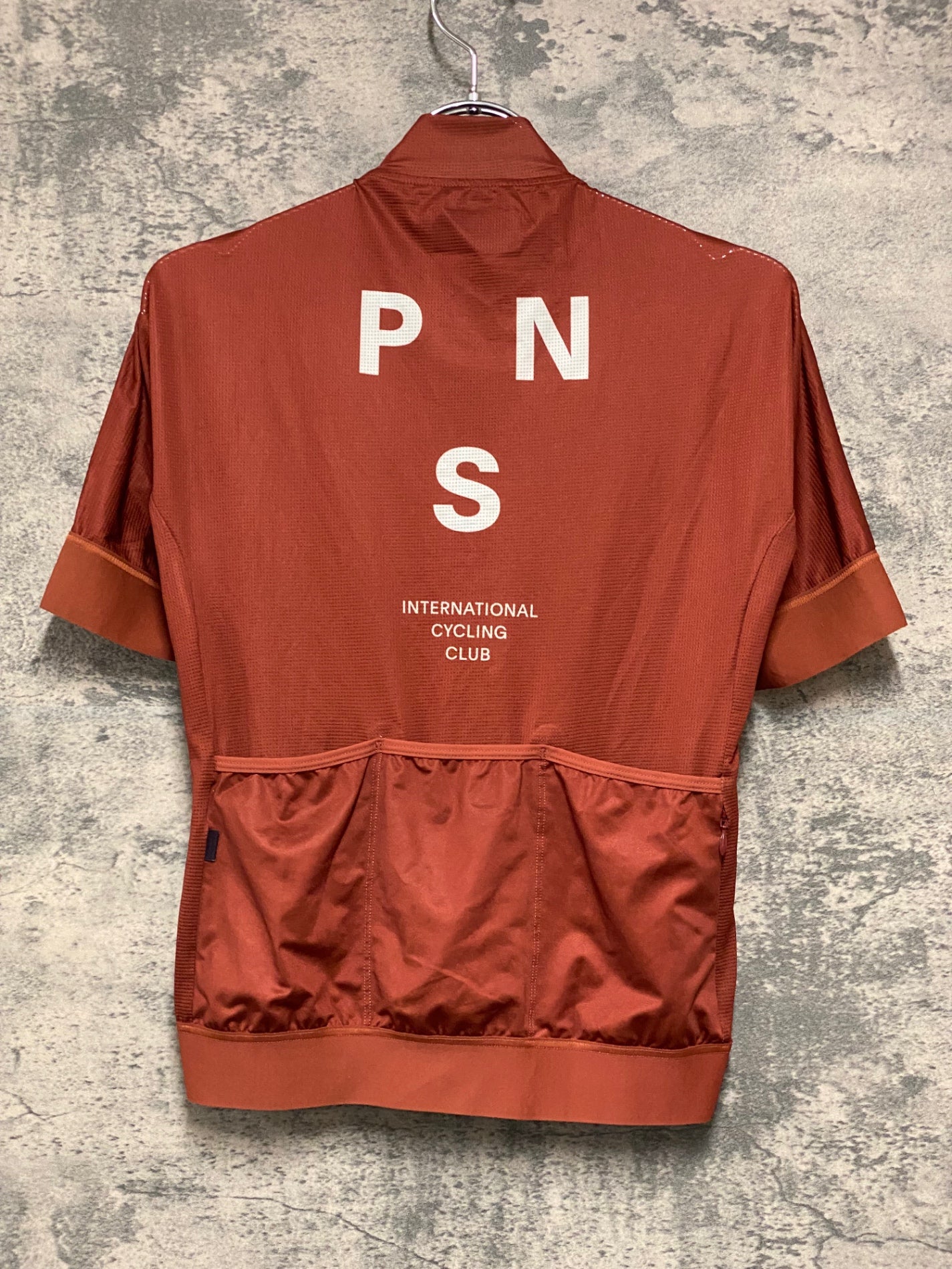 JC422 パスノーマルスタジオ Pas Normal Studios | Men's Mechanism Jersey 半袖 サイクルジャージ ブリック S