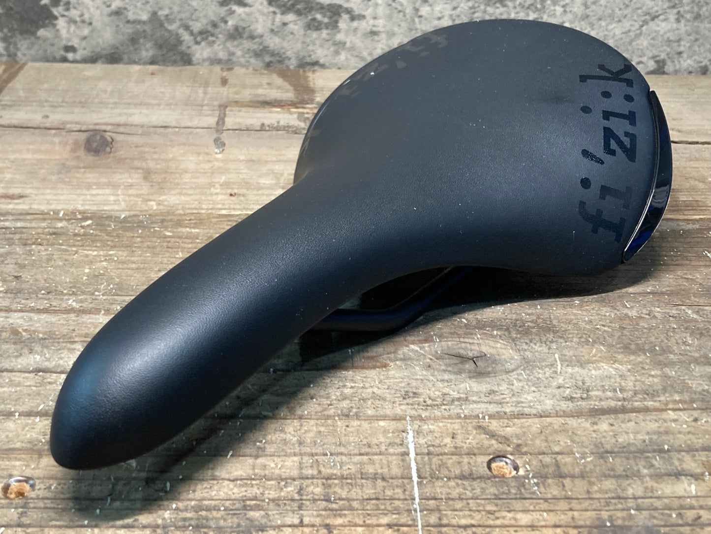 IQ595 フィジーク fizik アリアンテ ALIANTE サドル 黒 LARGE 150mm クロモリ
