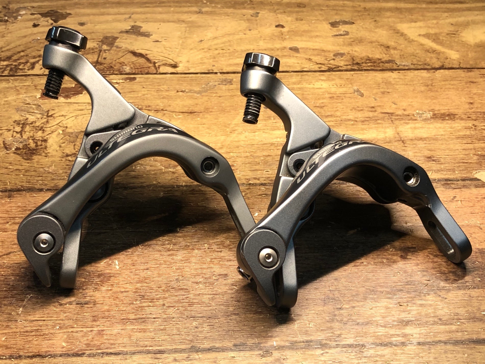 GF694 シマノ SHIMANO アルテグラ ULTEGRA BR-6800 キャリパーブレーキ 前後セット  ※フロント側ブレーキのピボットボルトの緩みの為ジャンク。