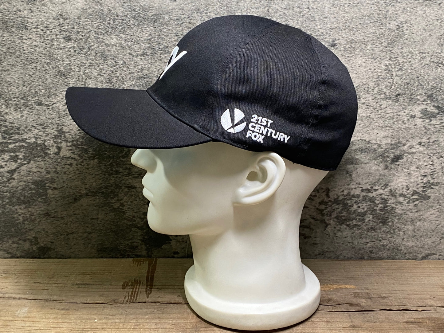 IU457 ラファ Rapha BASEBALL CAP キャップ 黒 水色 フリーサイズ TEAM Sky