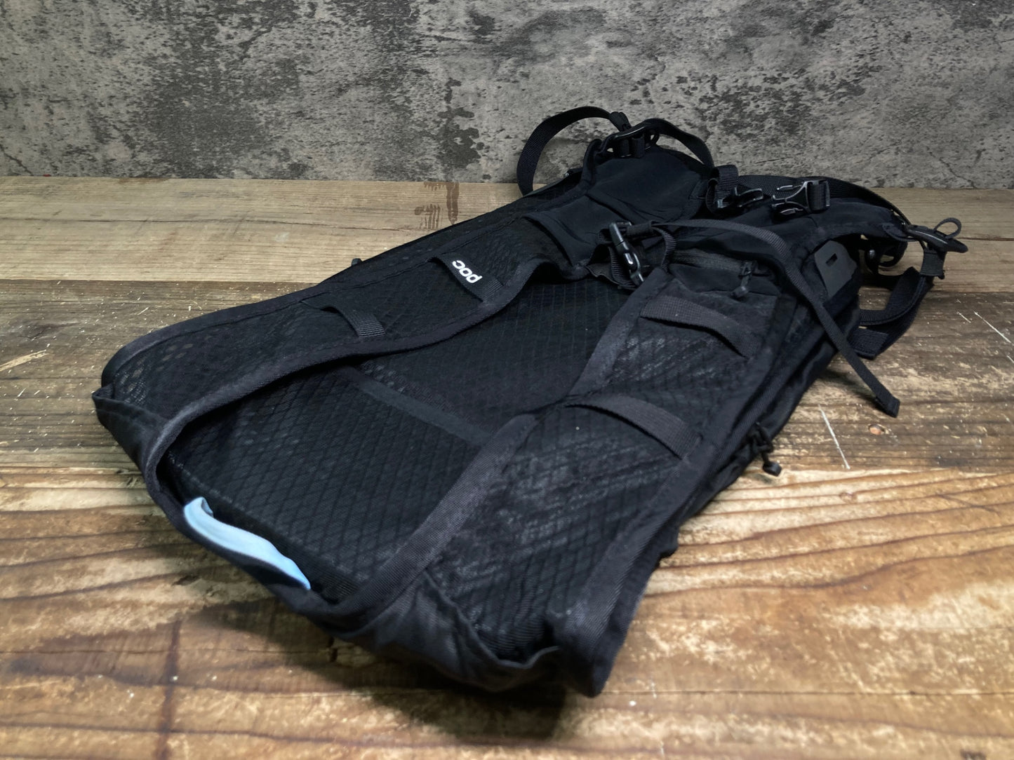 IU083 ポック POC VPD AIR 13L リュック バックパック 黒