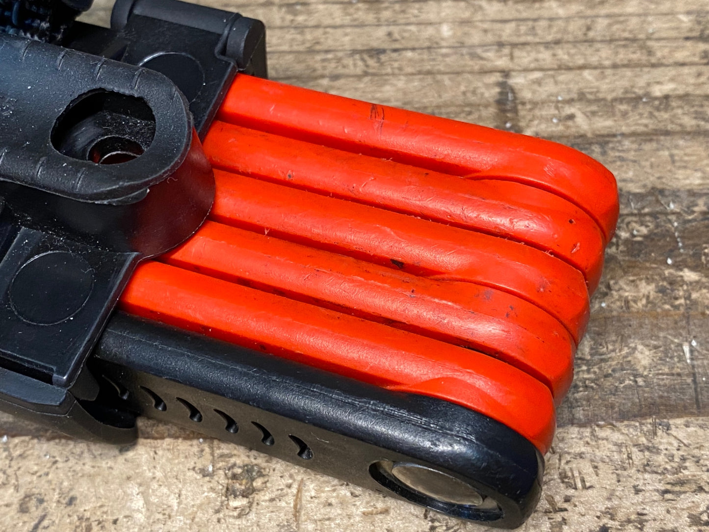 IY001 アブス ABUS BORDO LITE 6055 鍵 サイクルロック 赤